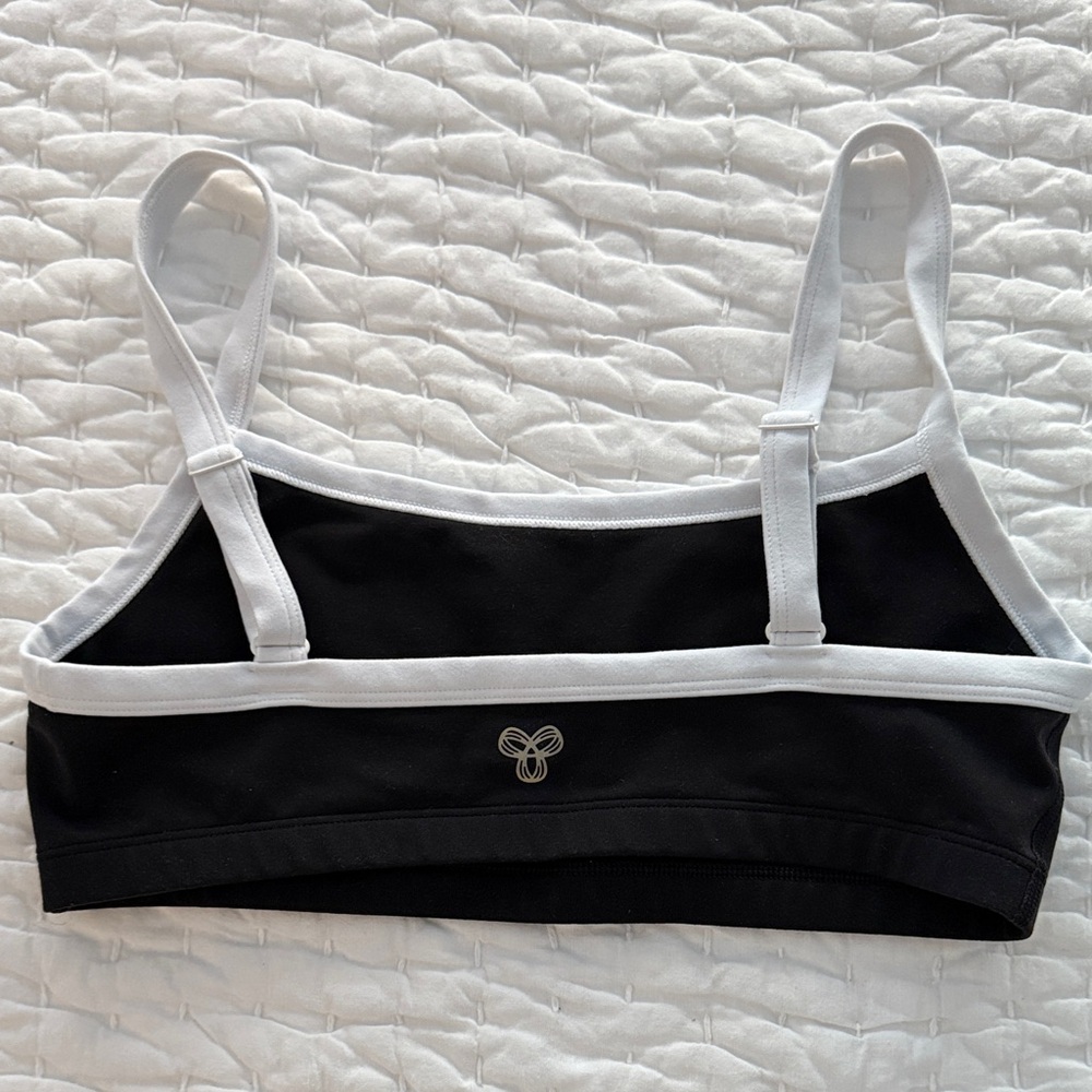 Aritzia Black and White Sports Bra
